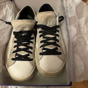 P448 John genuine calf hair size 39. Comes with box. Worn 4 times at most!